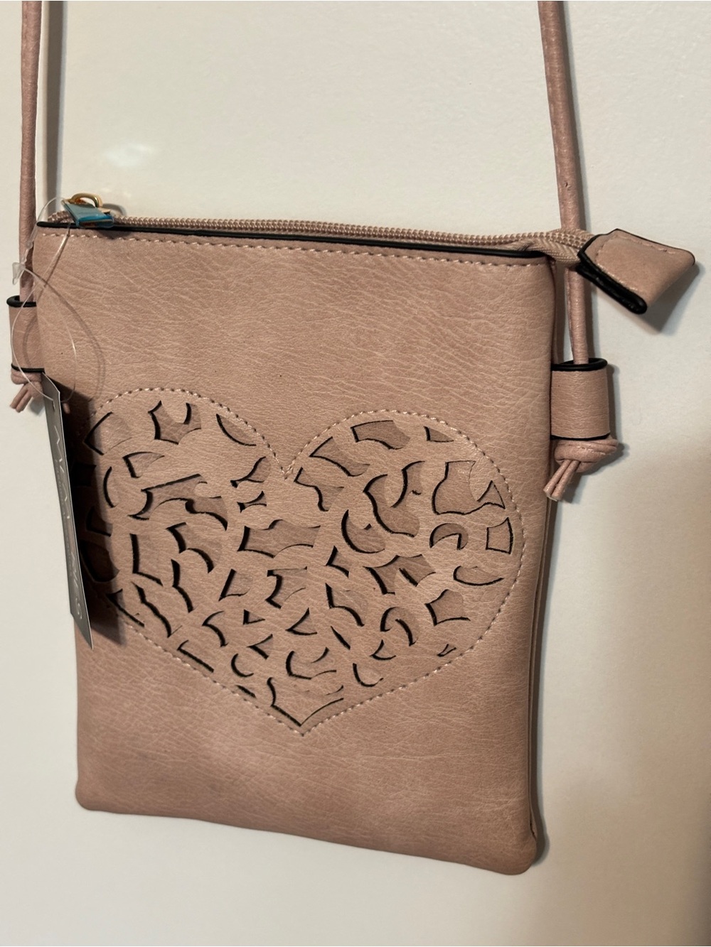 Women's Heart Cutout Crossbody Bag in Blush Pink